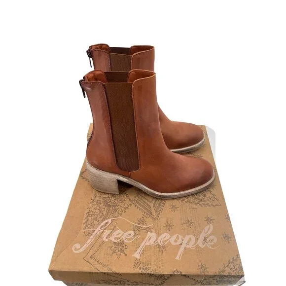 FREE PEOPLE Women's Whiskey Brown Essential Chelsea Boot NIB Size 36 - Picture 1 of 9